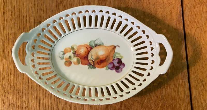 BOWL SNACK DISH NUT DISH Beautiful Lattice EDGE Porcelain Small Fruit Bowl Grapes Pear Peach GERMANY