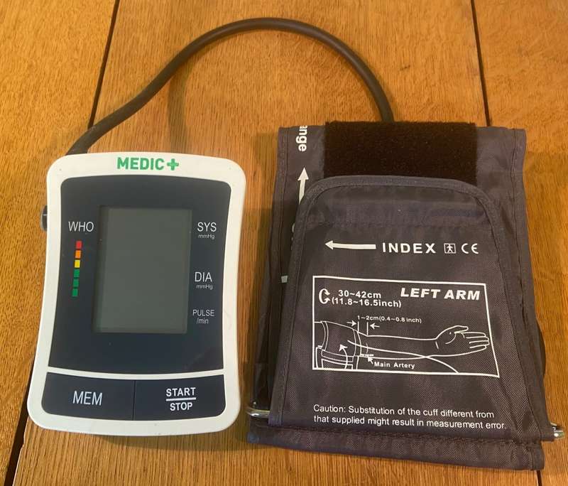 MEDIC BLOOD PRESSURE MONITOR - BATTERY OPERATED - Used only a few times - no box.