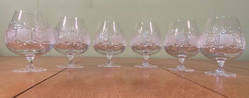 CRYSTAL BRANDY BALLOON GLASSES / SNIFTERS x 6 - PATTERNED - MAGNIFICENT - VERY HEAVY & STUNNING!!!!