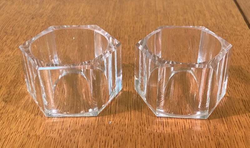 CLEAR GLASS SERVIETTE RINGS - HEXAGONAL . NAPKIN RINGS.