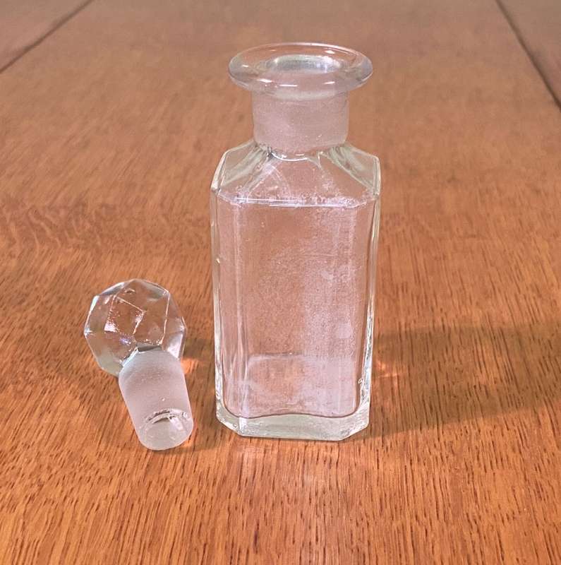 CLEAR GLASS PERFUME BOTTLE - SMALL.