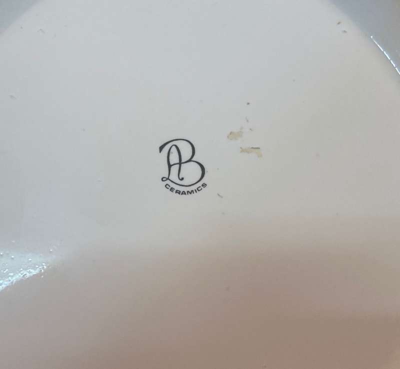 SMALL PLATE - NAMIBIA SOUVENIR - WINDHOEK BADGE - AB CERAMICS - PORCELAIN. SWA - SOUTH WEST AFRICA.