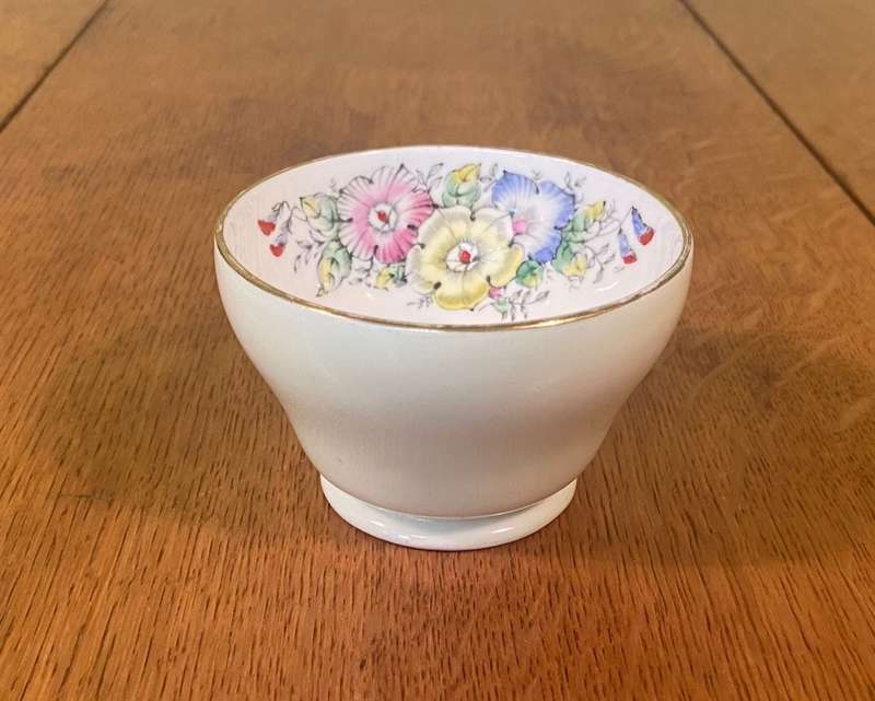 SUGAR BOWL - OPEN - ROYAL GRAFTON FINE BONE CHINA - PETUNIA - ENGLAND - FLOWERS - 80098.
