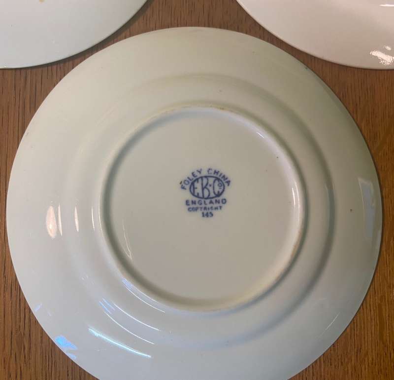 FOLEY CHINA - ELIJAH BRAIN & CO - FENTON - ENGLAND - 3 small BLUE & WHITE PLATES - FLOWERS STUNNING!
