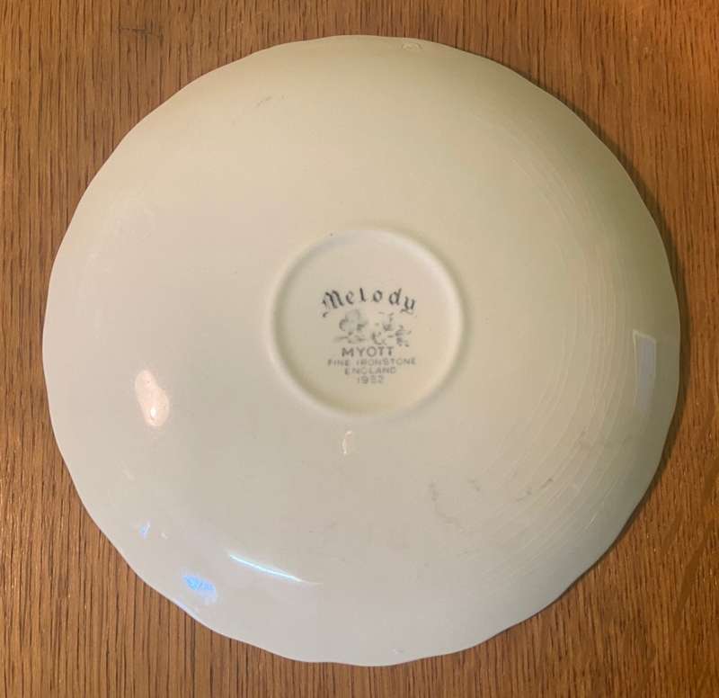 MYOTT - FINE IRONSTONE - ENGLAND - 1982 - SAUCER  BLUE and WHITE - FLOWERS - STUNNING!!!!!