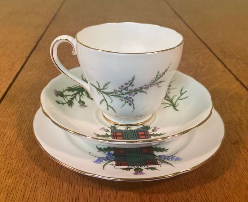 ADDERLEY TEA TRIO x 1 - ENGLAND - 4549 - SCOTTISH LINDSAY CLAN - TARTAN - SCOTLAND - LAVENDER