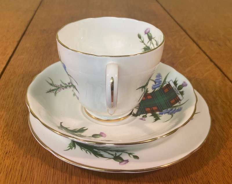 ADDERLEY TEA TRIO x 1 - ENGLAND - 4549 - SCOTTISH LINDSAY CLAN - TARTAN - SCOTLAND - LAVENDER