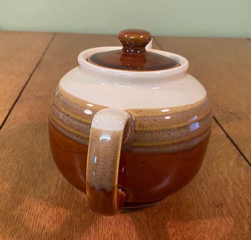 TEA POT - CREAM & BROWN COLOURS - MADE in JAPAN - EARTHENWARE / POTTERY - MEDIUM SIZE