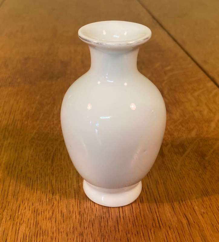 SMALL BUD VASE - ORIENTAL PATTERN - BIRDS - FLOWERS - PHEASANTS.