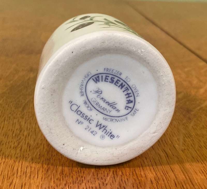 OLIVE OIL CONTAINER / POURER - PORCELAIN - WIESENTHAL GERMANY - CLASSIC WHITE - No. 2142.