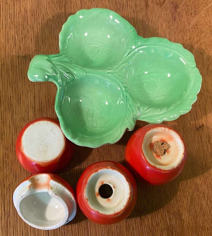 CARLTON WARE CARLTONWARE 3 PIECE PORCELAIN CONDIMENT HOLDER SALT PEPPER SAUCE - TOMATO SHAPE- RARE!