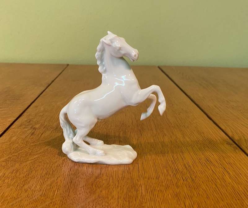 HUTSCHENREUTHER VINTAGE WHITE PORCELAIN HORSE FIGURINE - GUNTHER GRANGET - 1980