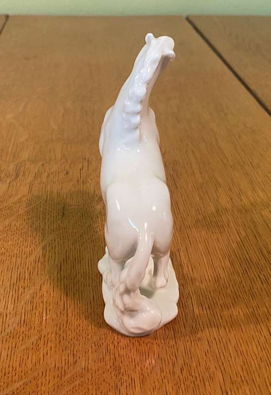 HUTSCHENREUTHER VINTAGE WHITE PORCELAIN HORSE FIGURINE - GUNTHER GRANGET - 1980