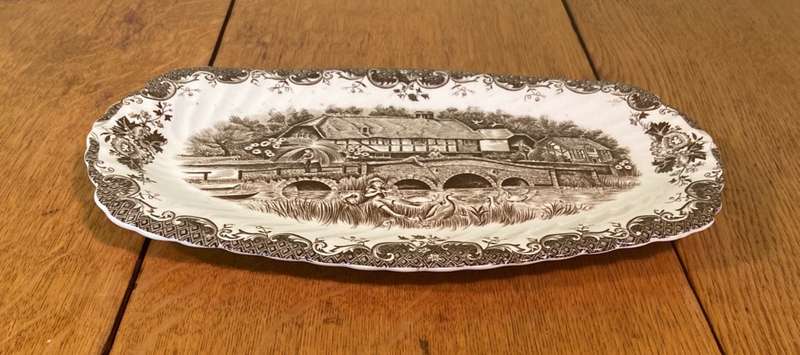 SANDWICH PLATTER - IRONSTONE - JOHNSON BROTHERS - ENGLISH COUNTRY LIFE - ENGLAND - BROWN & WHITE.
