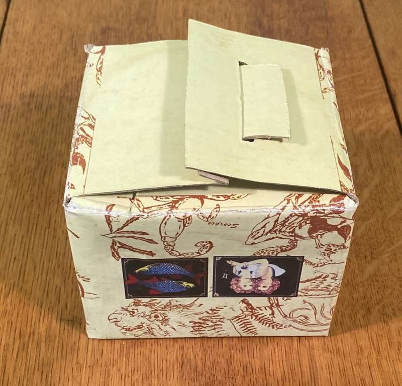 MUG - PORCELAIN - TEA COFFEE - ZODIAC SIGN - SAGITTARIUS - BOXED  EXCELLENT CONDITION!!!!