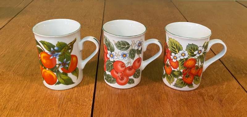 MUGS x 3 - PORCELAIN - TEA COFFEE - REGENT CHINA -  FRUIT - CHERRIES - ORANGES - STRAWBERRIES