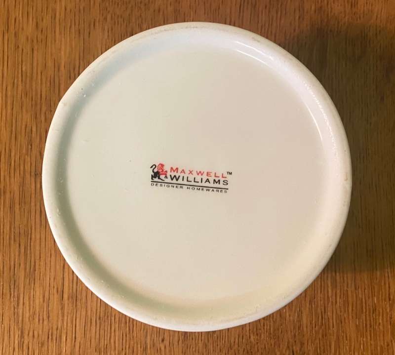 MAXWELL WILLIAMS DESIGNER HOMEWARES - JAM POT + LID + STAINLESS STEEL SPOON - WHITE.
