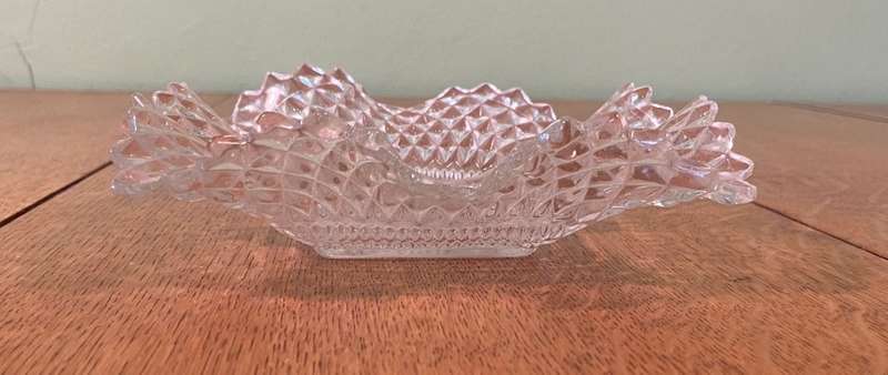 GLASS SQUARE WAVY TRINKET DISH / CONDIMENT / SNACK  BOWL - PATTERNED - STUNNING!