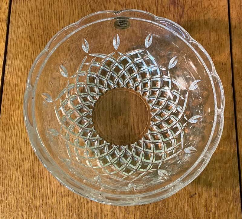 ITALIAN RCR CRYSTAL SERVING BOWL - HEAVY - MEDIUM / SMALL SIZE - GREAT CONDITION.