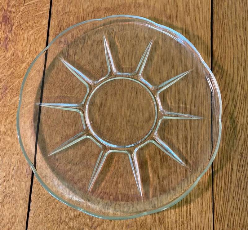 GLASS CAKE PLATE - SERVING PLATTER - ROUND - LARGE - 290mm Diameter.