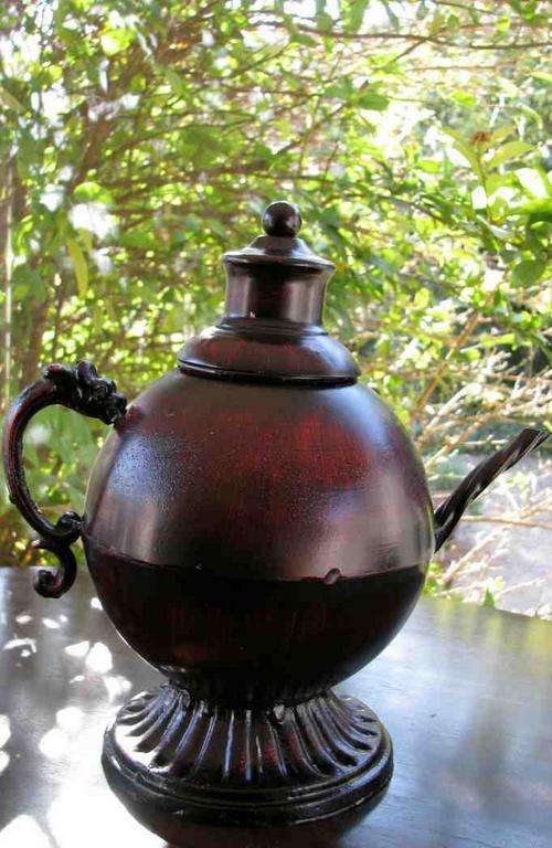 KETTLE ~ Round ~ unusual and stunning decorative kettle! 27cm x 13,5cm x 26cm to top of handle~~~