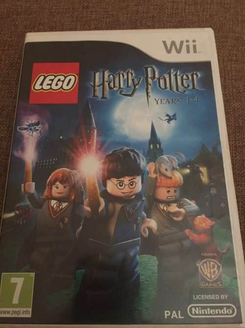 *J* Lego Harry Potter Years 1-4 (Nintendo Wii game)