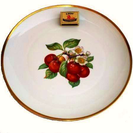 the large serving plate.