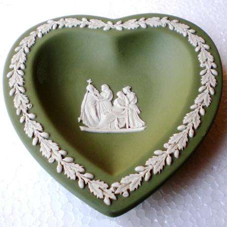 image of small heart shaped dish