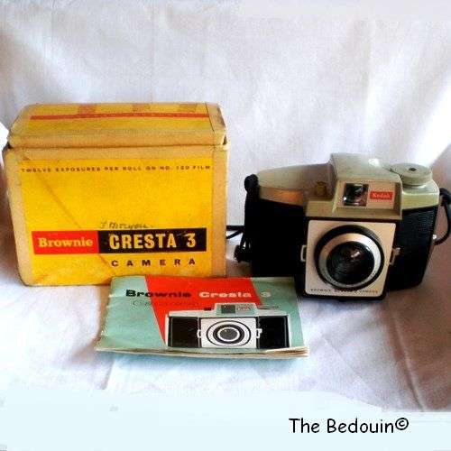 KODAK BROWNIE CRESTA 3 CAMERA (1960 - 1963). Complete with Box & Booklet.
