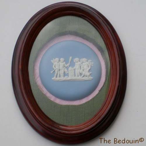 WEDGWOOD JASPER WARE CAMEO. Framed. Round.  Large (9cm diam). White on powder blue. 1979.