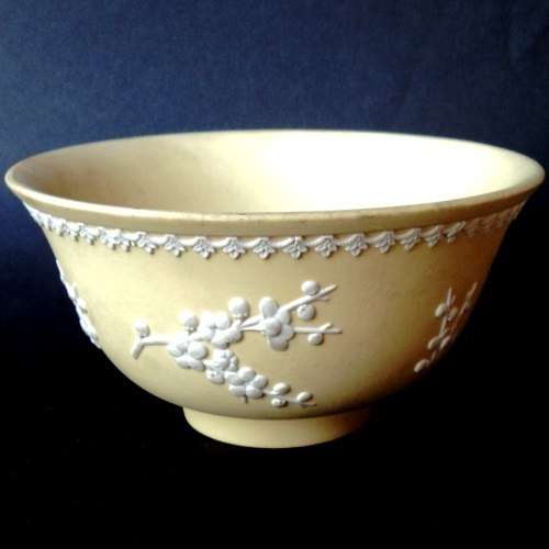 WEDGWOOD JASPER WARE EMPEROR BOWL. PRUNUS BLOSSOM. Primrose Yellow / White. 1978.