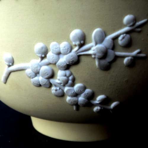WEDGWOOD JASPER WARE EMPEROR BOWL. PRUNUS BLOSSOM. Primrose Yellow / White. 1978.