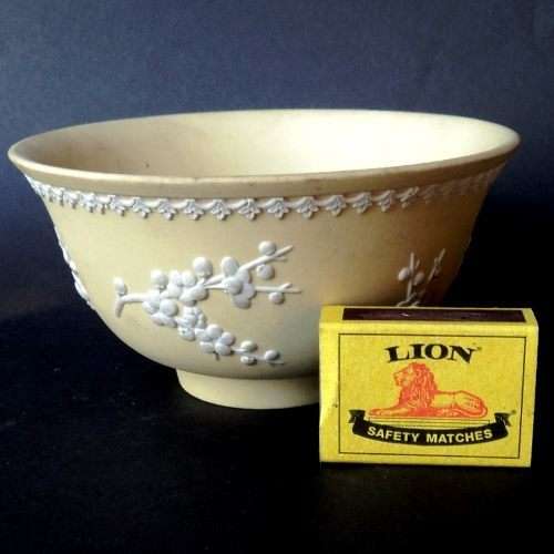 WEDGWOOD JASPER WARE EMPEROR BOWL. PRUNUS BLOSSOM. Primrose Yellow / White. 1978.