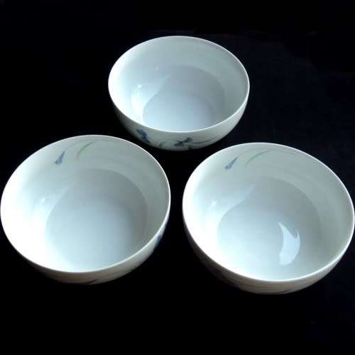 ARZBERG. DINNER SERVICE. 8 SEATING (47 PIECES). 'Midnight' pattern. Bone China.