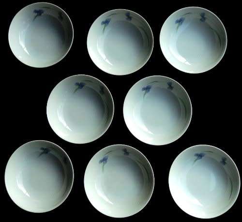 ARZBERG. DINNER SERVICE. 8 SEATING (47 PIECES). 'Midnight' pattern. Bone China.
