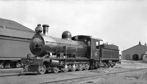 D. F. Holland - STEAM LOCOMOTIVES OF THE SOUTH AFRICAN RAILWAYS. (Vol. I and II).