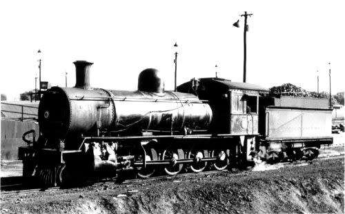 D. F. Holland - STEAM LOCOMOTIVES OF THE SOUTH AFRICAN RAILWAYS. (Vol. I and II).