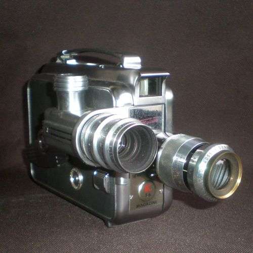 MOVIE CAMERA. 16 mm. (magazine) Vintage KEYSTONE EXECUTIVE. (With leather carry bag)