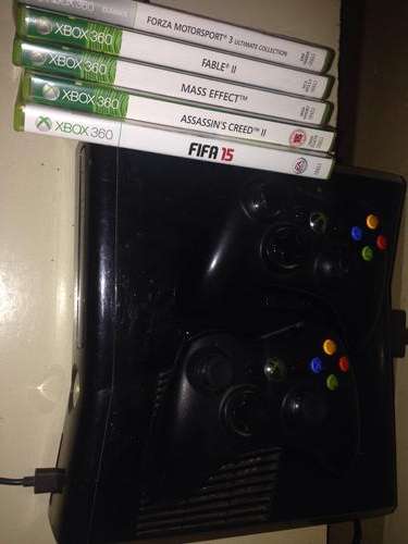 Xbox 360 slimline with games