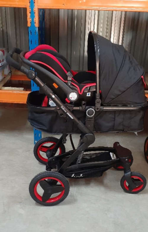 Belecoo 3 in 1 Baby Pram Stroller with Car Seat - Black and Red