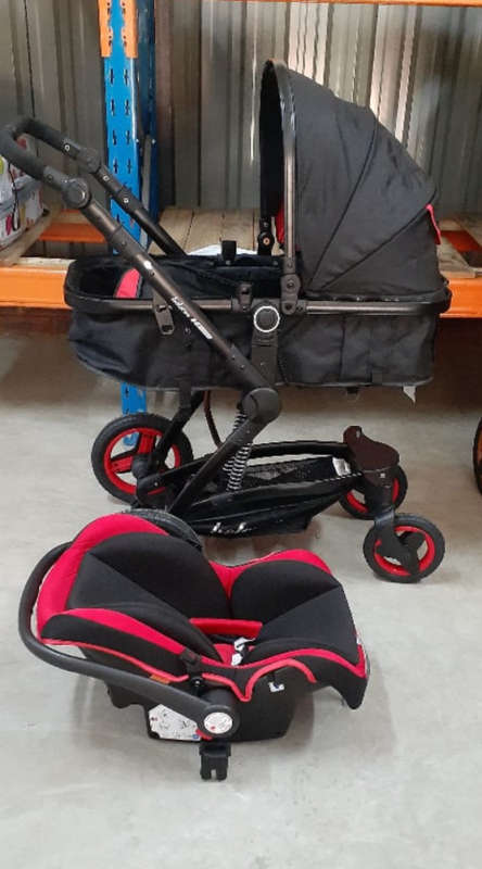 Belecoo 3 in 1 Baby Pram Stroller with Car Seat - Black and Red