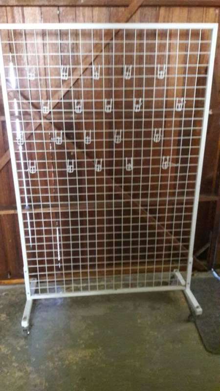 Wire Grid Display Unit on Wheels (1.5m x 1m) with 79 hooks
