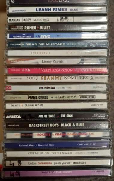 Mixed lot of 31 music CDs