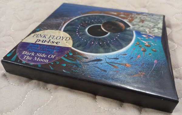 Pink Floyd - Pulse 2CD set in casebound book and slipcase