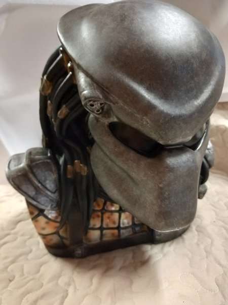 Predator - The Ultimate DVD Collection set (Limited Edition with Predator bust)