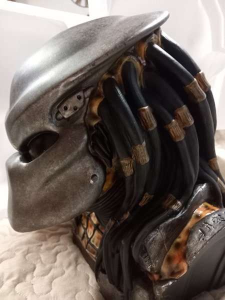Predator - The Ultimate DVD Collection set (Limited Edition with Predator bust)