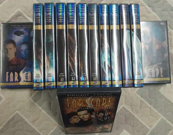 Farscape - Complete Seasons 1 to 4 and Peacekeeper Wars (50DVD set)