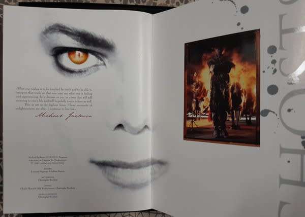 Michael Jackson - Ghosts Deluxe Collector Box (CD, Cdsingle, VHS and Programme)