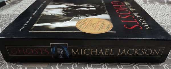 Michael Jackson - Ghosts Deluxe Collector Box (CD, Cdsingle, VHS and Programme)