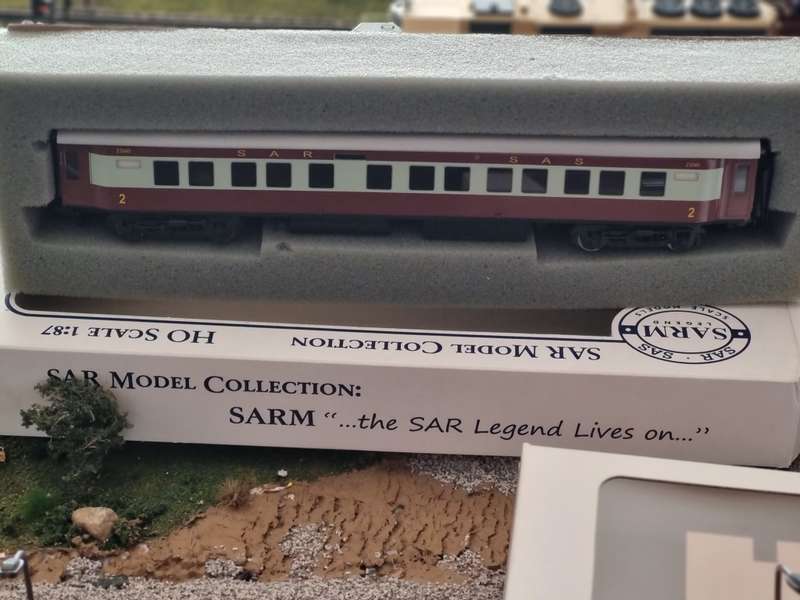 HO Model Trans Karoo Train Coaches (4) 1st,2nd 3rd and Kitchen